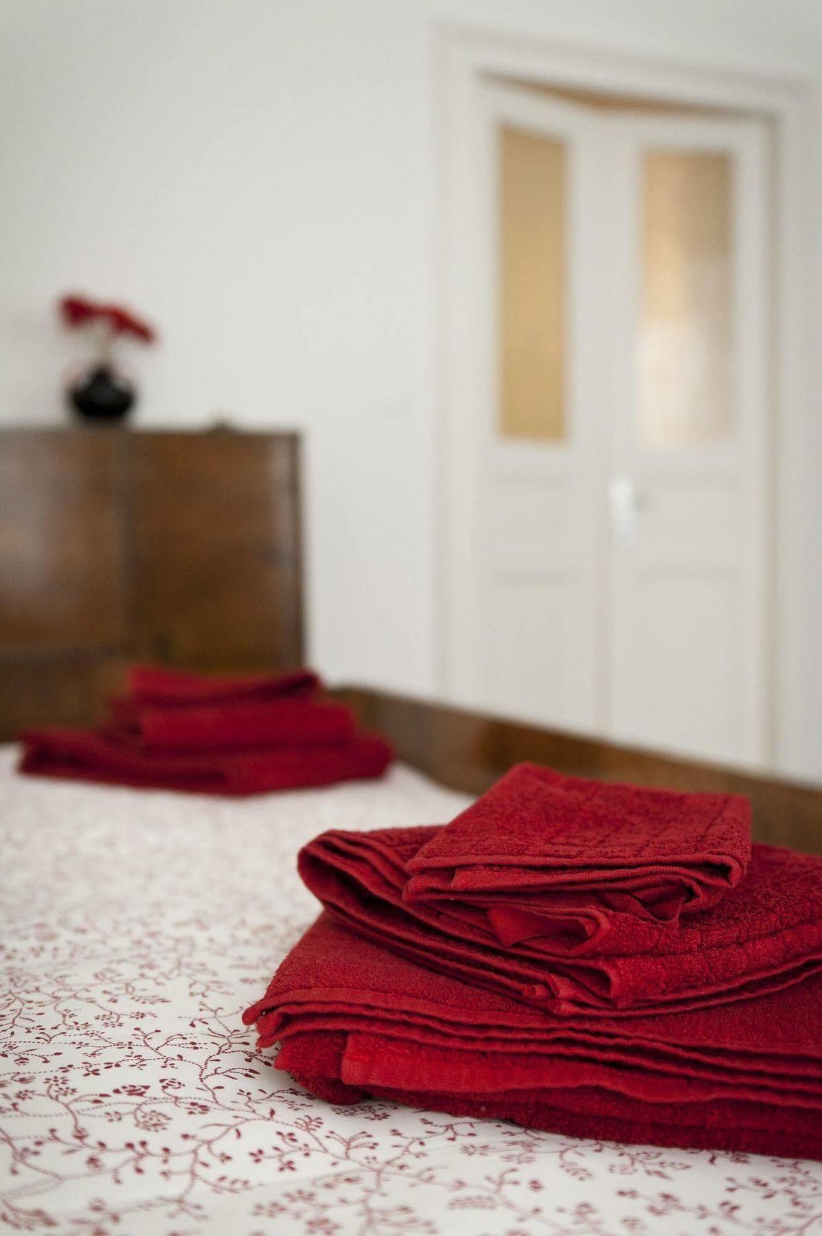 Domus Liberta - Boutique Rooms Триест Екстериор снимка