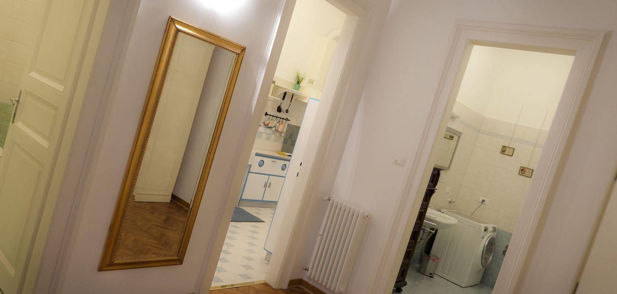 Domus Liberta - Boutique Rooms Триест Екстериор снимка