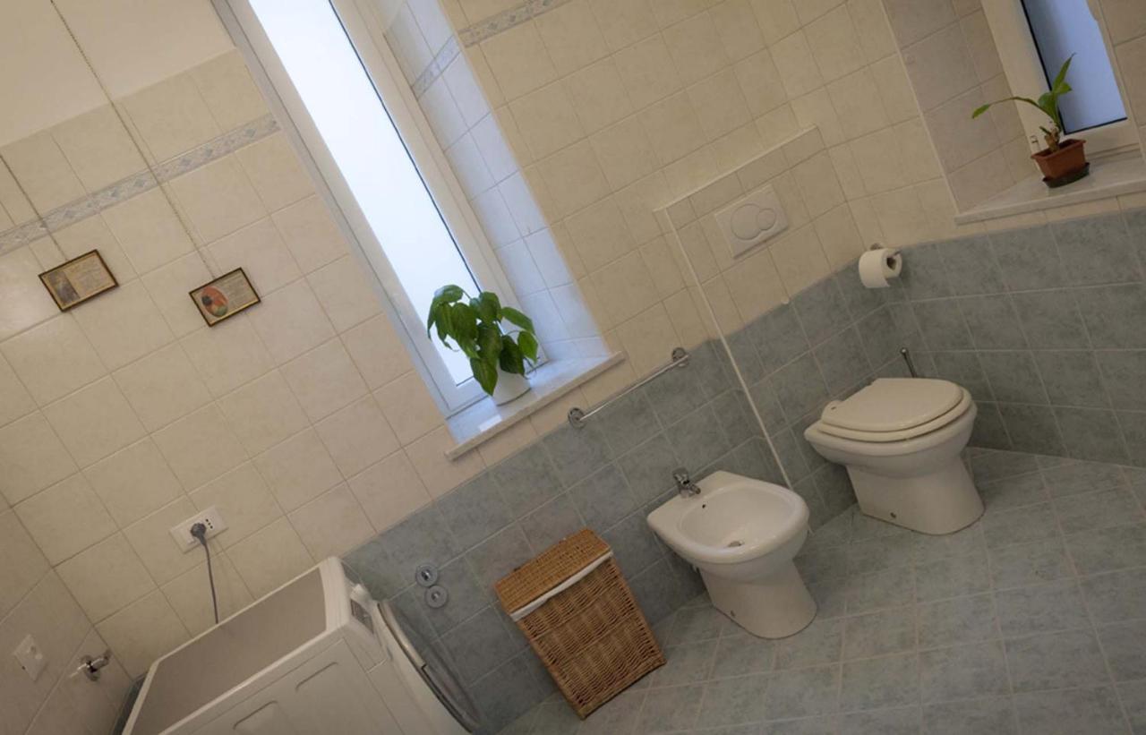 Domus Liberta - Boutique Rooms Триест Екстериор снимка