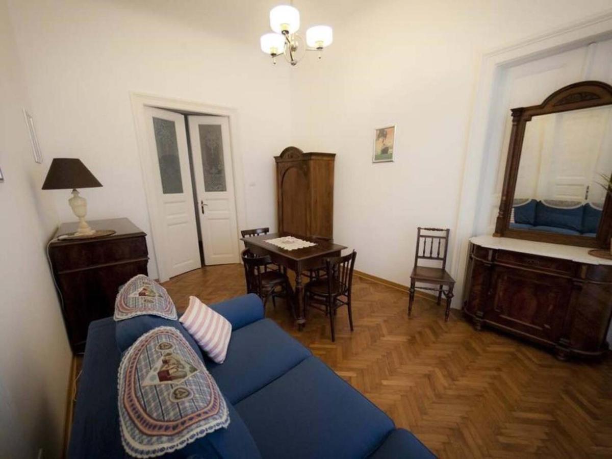 Domus Liberta - Boutique Rooms Триест Екстериор снимка
