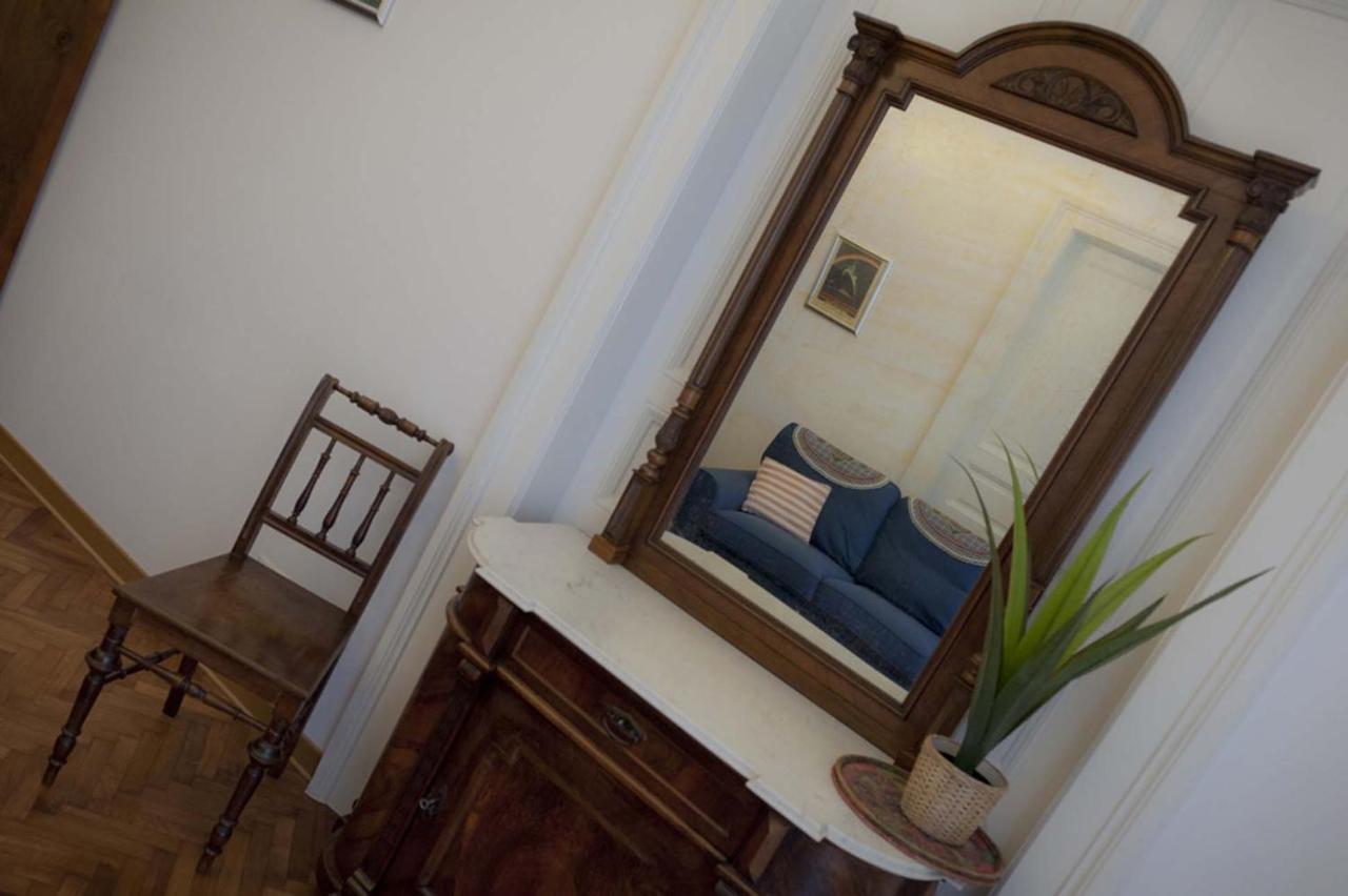 Domus Liberta - Boutique Rooms Триест Екстериор снимка