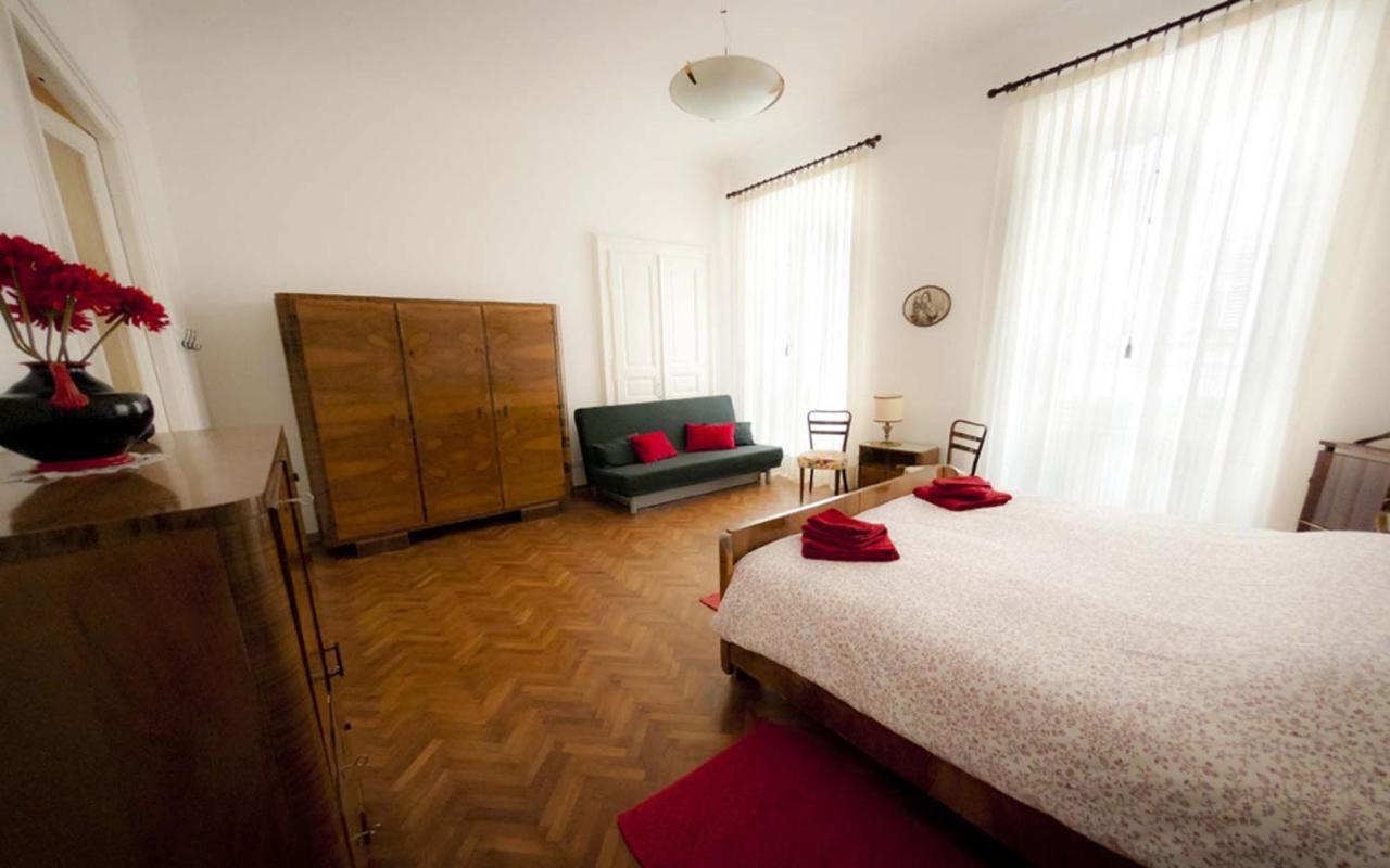 Domus Liberta - Boutique Rooms Триест Екстериор снимка