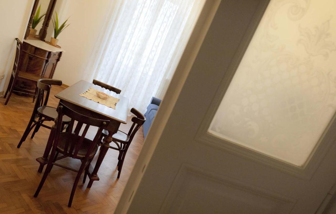 Domus Liberta - Boutique Rooms Триест Екстериор снимка