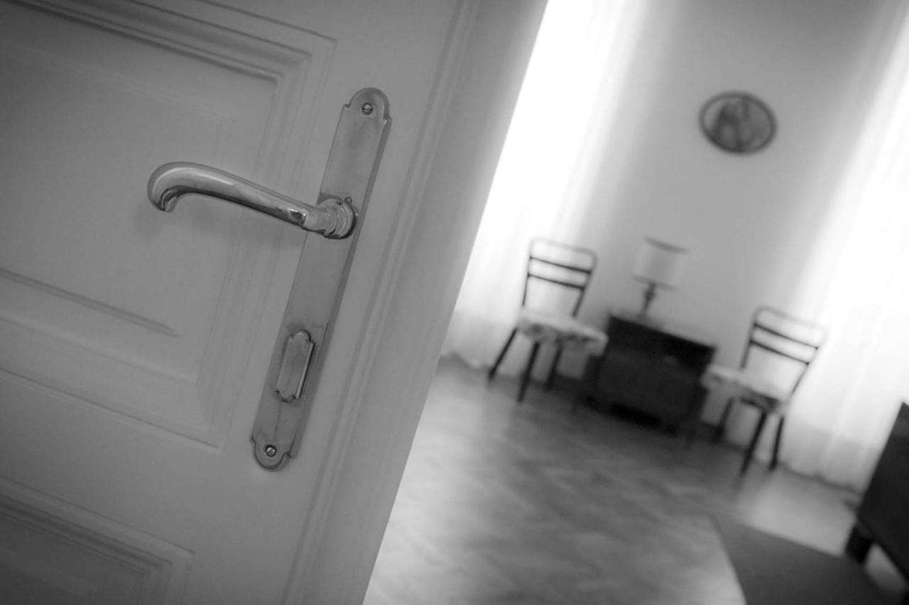 Domus Liberta - Boutique Rooms Триест Екстериор снимка